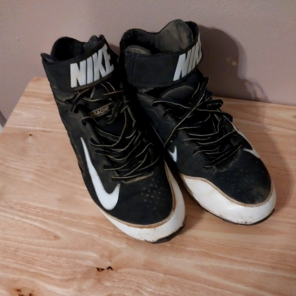 Nike Black and White Athletic Sneakers With Spikes